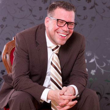 triumhierender Gesch&auml;ftsmann