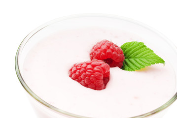 Yogurt with raspberries