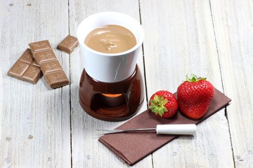 Schokoladenfondue mit Erdbeeren