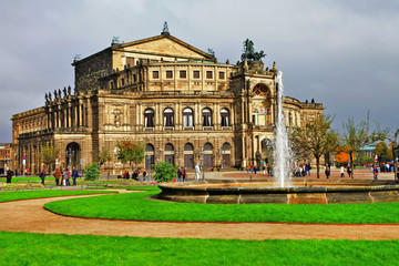 Fototapeta premium Semper Opera House in Dresden, Germany.