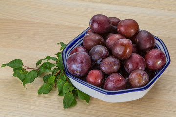 Plums in the bowl