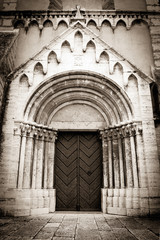 Obraz premium Portal to the Cathedral - sepia tone image