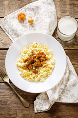 scrambled eggs with fried chanterelles