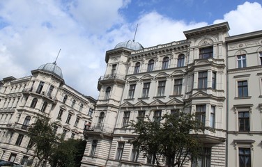 Fototapeta premium Berliner Altbauten in der Kreuzberger Hagelberger Straße