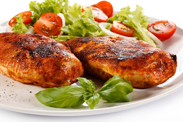Grilled chicken fillets and vegetables