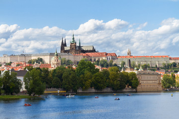 Obraz premium skyline of Prague with Vitus cathedral