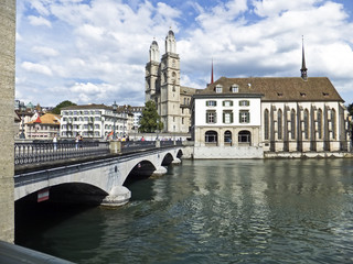 Fototapeta premium Zürich, Münsterbrücke und Großmünster