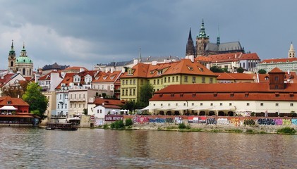 Obraz premium Prag, Moldau mit Kleinseite und Hradschin