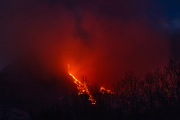 More explosions in the night and lava flow