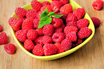 Bowl with raspberry