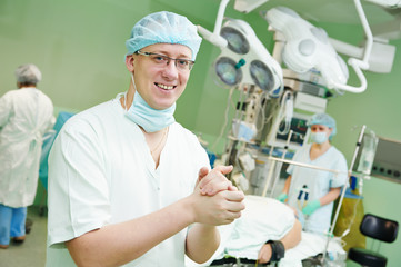 anaesthesiologist doctor at cardiac operation