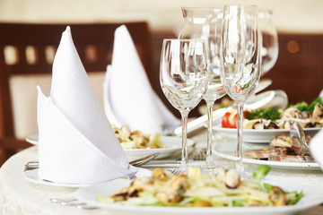 catering table set