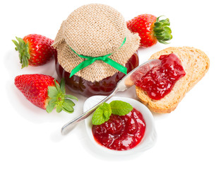 strawberry jam with slice bread