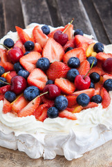 Pavlova cake with fresh berries