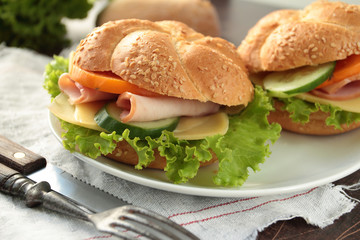 Sandwiches with ham, cheese and fresh vegetables