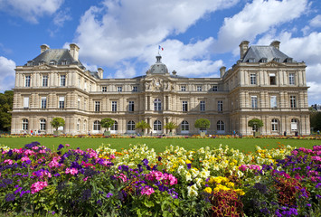 Fototapeta na wymiar Luxembourg Palace in Jardin du Luxembourg in Paris