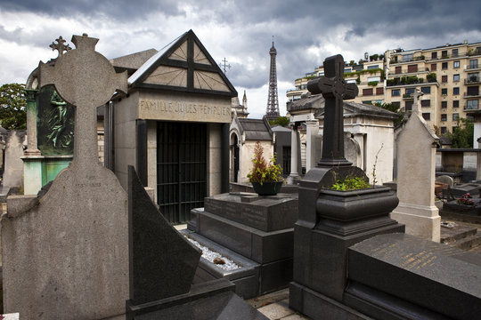 Passy Cemetery in Paris