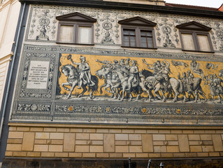 Procession of Princes is a giant mural on a wall in Dresden © lexan