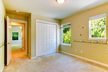 Obraz premium Empty kids room with painted walls