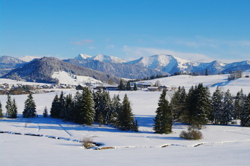 Fototapeta na wymiar Winter mountains on a bright sunny day