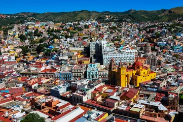 Rolgordijnen View over Colonial city of Guanajuato, Guanajuato, Mexico © brizardh