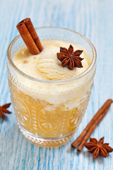 Apple pie flavor cocktail with spices