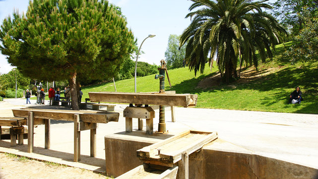 Bomba de agua ornamental, jardines de Joan Brossa, Barcelona