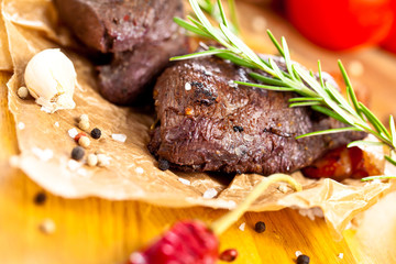 Saftiges steak fleisch auf dem Tisch
