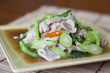 Fried pork with vegetable oil