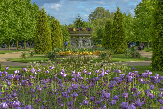 Avenue Gardens at the Regent's Park in London