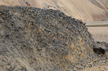 montagne colorée islandaise