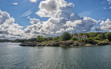 Fototapeta na wymiar Holiday home in the archipelago near Lysekil, Sweden