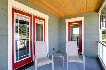 Entrance porch with chairs