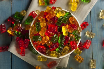 Tableaux ronds sur aluminium brossé Bonbons Colorful Fruity Gummy Bears