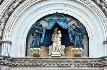  Cathedral of Orvieto (Duomo di Orvieto), Umbria, Italy