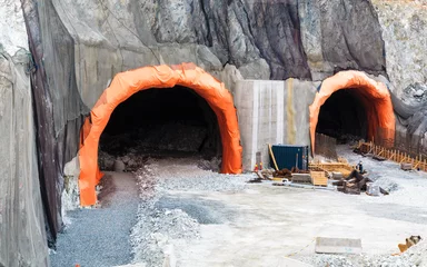 Cercles muraux Tunnel Le tunnel en construction.