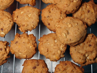 Cashew nut cookies on steel grid after oven