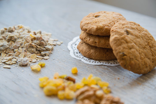 Four oat biscuits with raisins