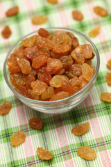 Raisins in a glass bowl