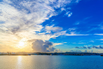 Obraz premium Morning sky of Okinawa harbor