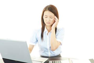 疲れた様子の女性