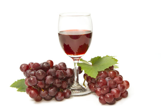 glass of wine and grapes