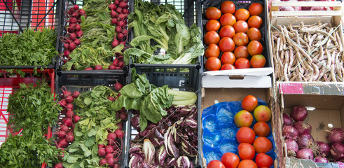 Fresh vegetables market