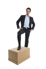 Geschäftsmann mit einer Box