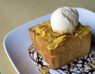 Toast Bread with ice cream