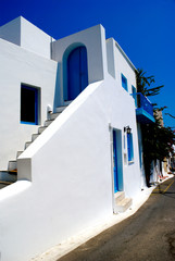 Fototapeta na wymiar Traditional greek alley on Mykonos island, Greece