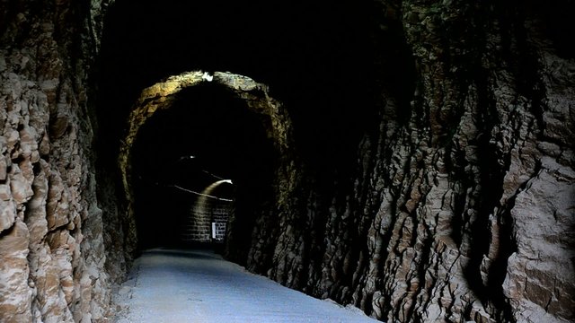 ciclista en t&uacute;nel