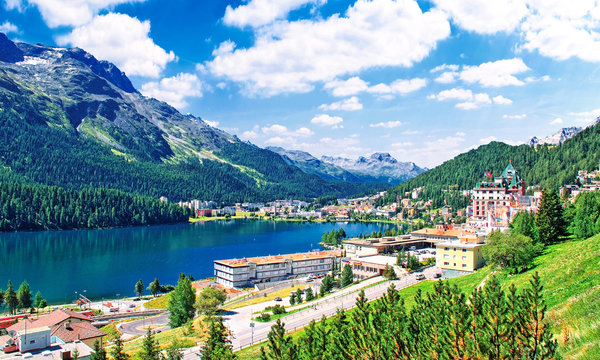 Das mond&auml;ne Sankt Moritz mit Moritzsee und Bergen
