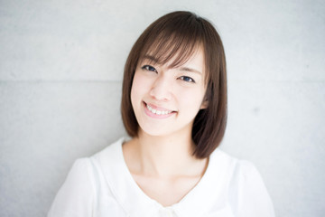 笑顔の女性