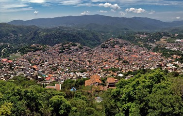 Fototapeta na wymiar Beautiful Panoramic City View of Silver Town Taxco, Mexico